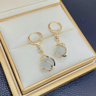 Blythe – Vintage White Opal Dangling Golden Earrings