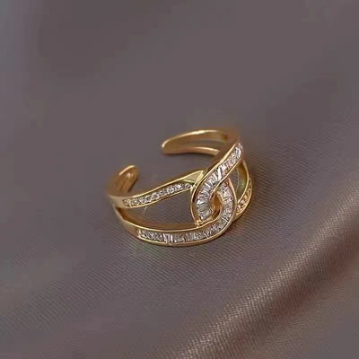 Tindra -  Knotted Elegant Ring