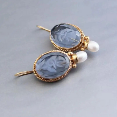 Leona – Vintage Green Stone Pearl Earrings