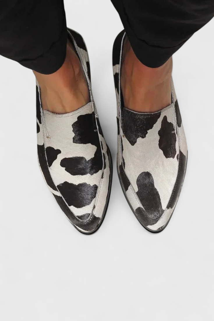 Elegant Macarena Low-Heeled Loafers with Animal Print